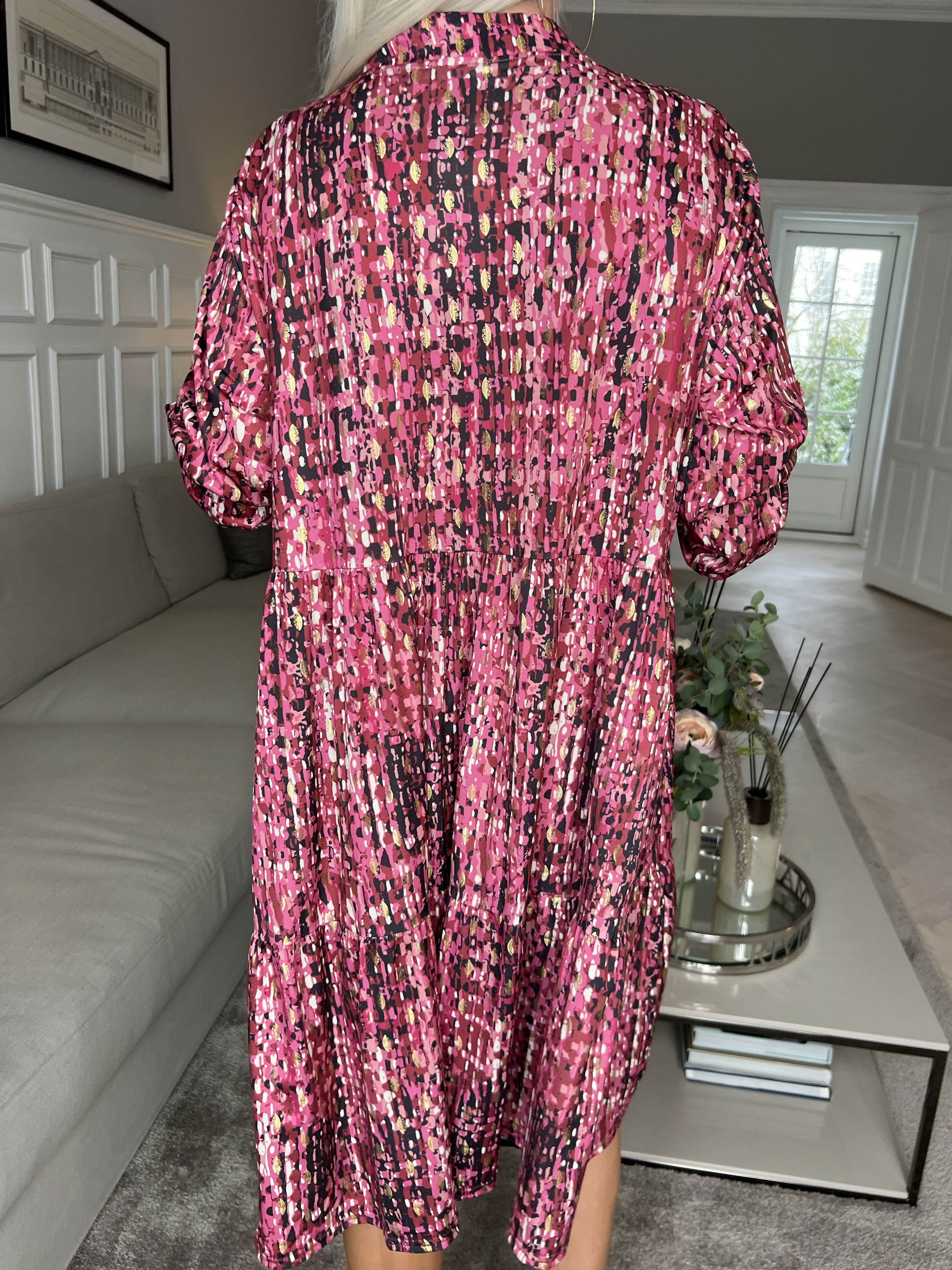 Milano Pattern Midi - Mønstret kjole med lag på lag look